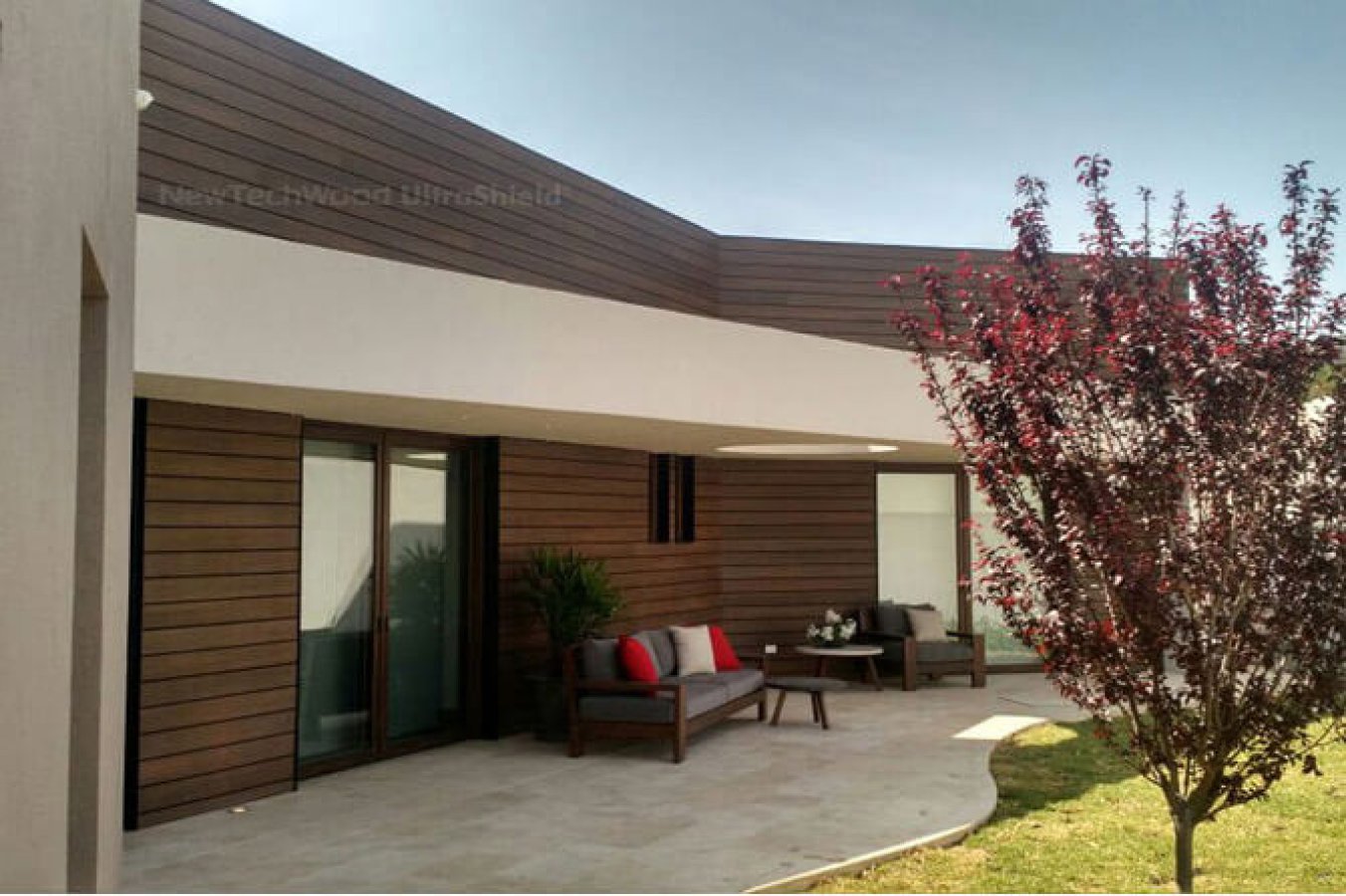 Dış Mekanlar İçin En Dayanıklı Deck Çeşitleri